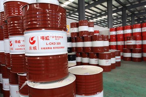 變壓器油選購(gòu)指南 福州長(zhǎng)城與粵美潤(rùn)滑油的性能與應(yīng)用